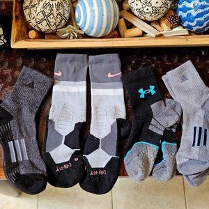 *UPDATED* 8 Pairs Boy's Medium Size Socks